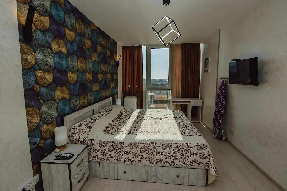 Batumi Studio-With Rooftop Pool-Sleeps2