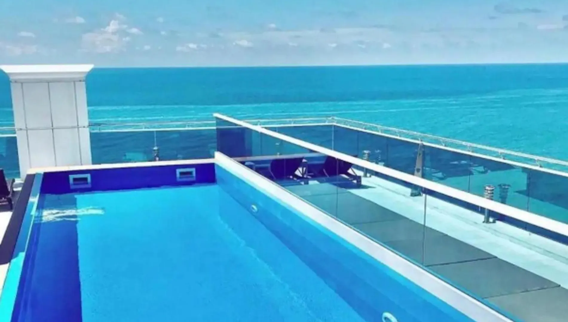Batumi Studio-With Rooftop Pool-Sleeps2 Apartment